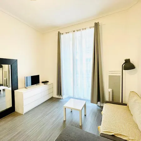 Nicolas, Hyper Centre * Nantes