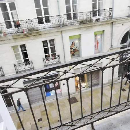 Nicolas, Hyper Centre Appartement *