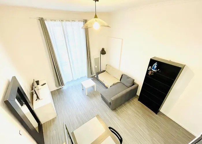 Nicolas, Hyper Centre * Nantes